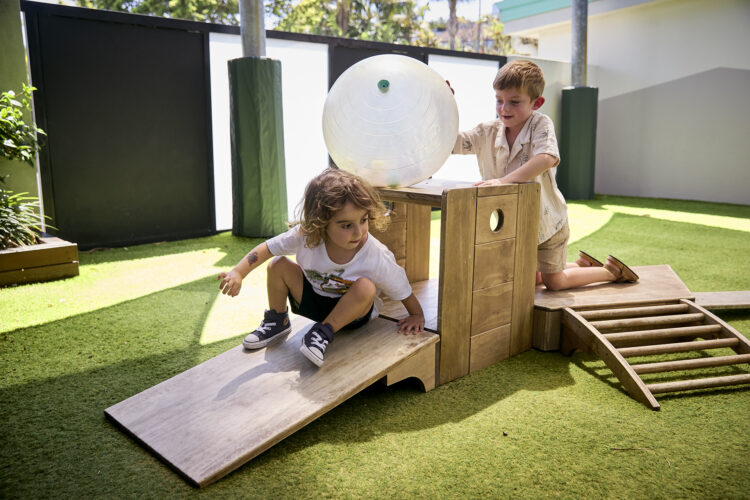 251219_ONLY_ABOUT_CHILDREN_OUTDOOR_PLAY_0823