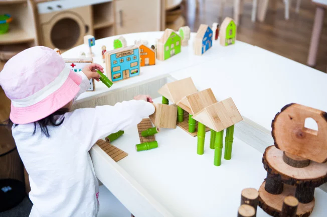 fine motor skills child playing