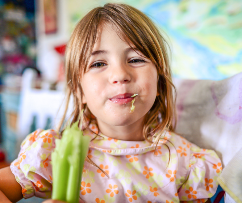 6 Steps to Introducing Your Child to a New Food