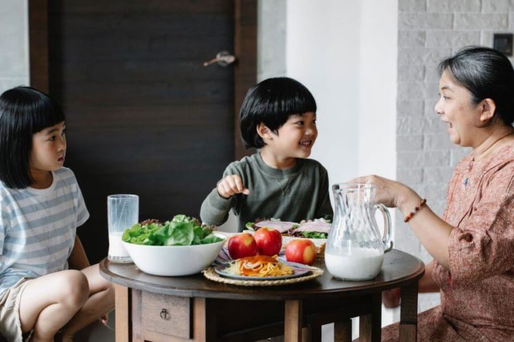 The Key To Stress-Free Family Mealtimes